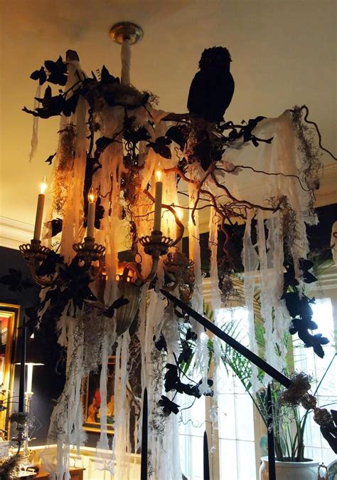 scary indoor halloween decor